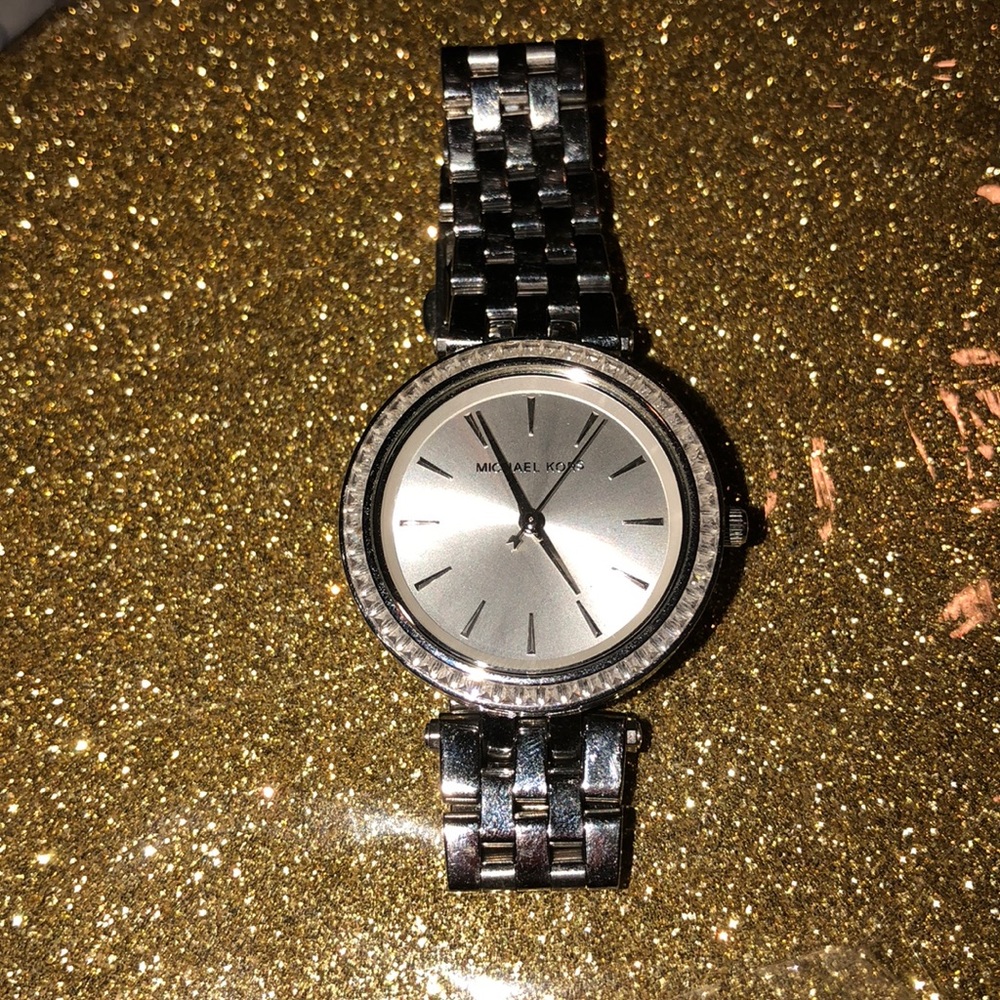 Michael kors watch. Silver. Stainless steel.